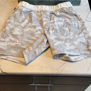 Men's Athletic Camo Shorts - Gray